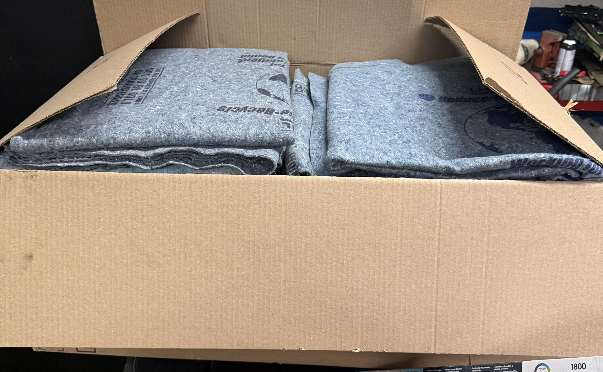 18 Moving Blankets