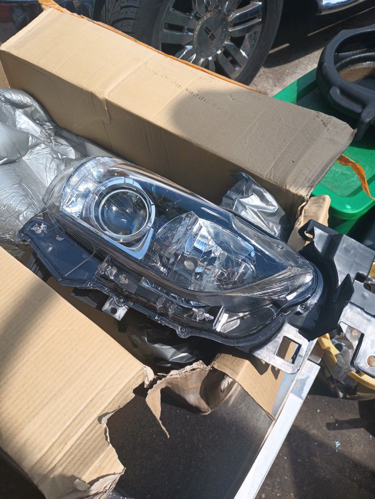 Brand New Passenger Side Headlight 2014-2020 Mazda 6