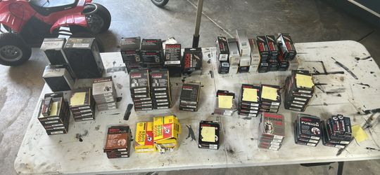 Bulk Lot – New Bosch Auto Parts (Spark Plugs, O2 Sensors, Filters, Pads) – 100+ Pieces
