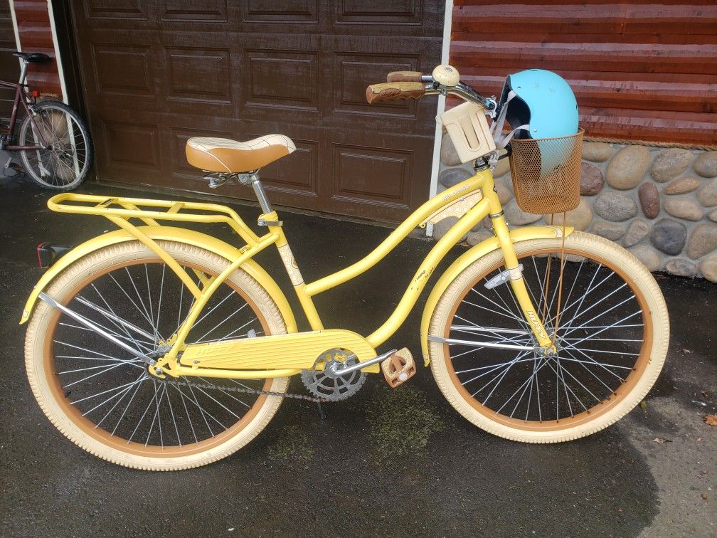 yellow huffy beach cruiser