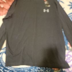 New black under Armour t- shirt long slevees size XL