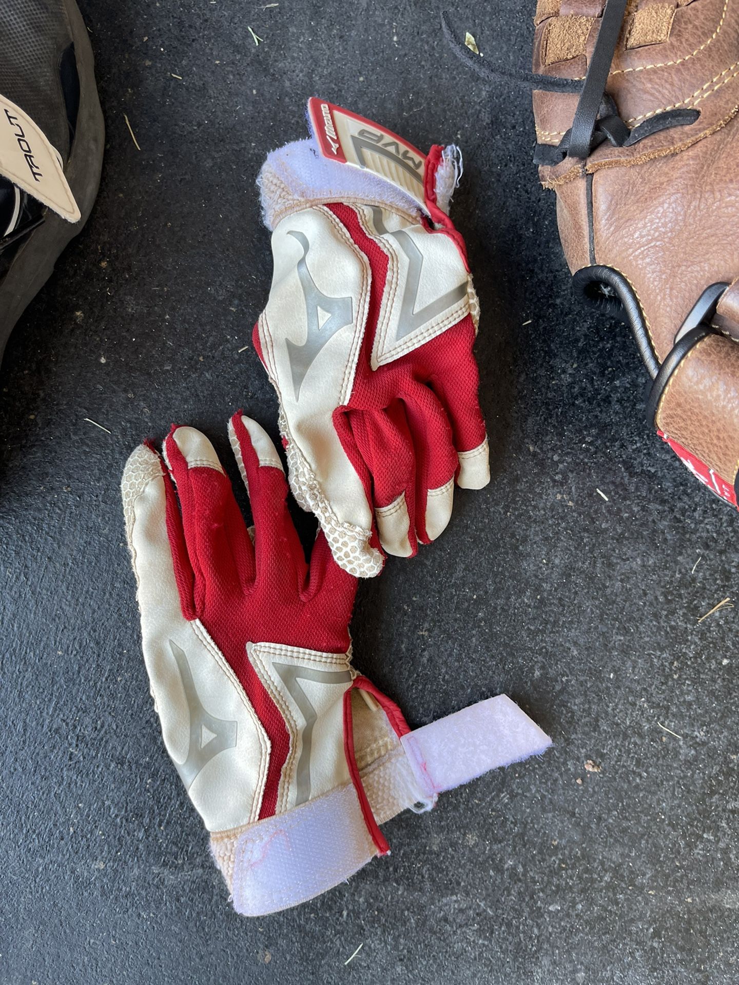 Mizuno Youth Small Baseball Gloves 