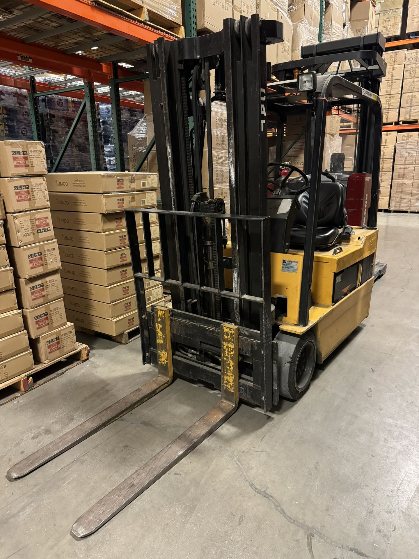 Caterpillar Electric Sit Down 3 Wheel Forklift With 3,000 Lb Capacity