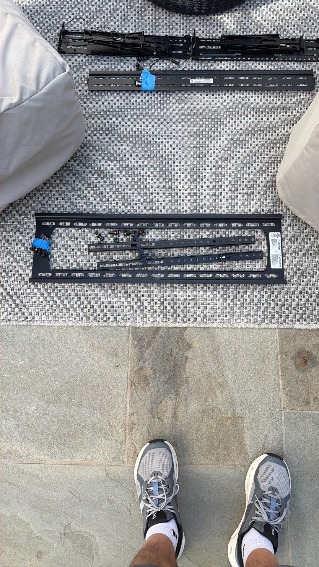 2x TV Mounting Bracket
