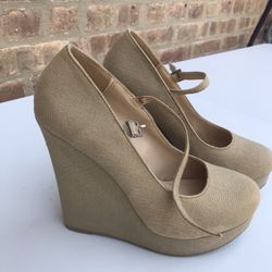 Womens Shoes/ Wedges 