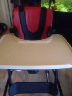 Hurry for that low hydrolite handicap chair portable as u can see like brand new only used 2 times