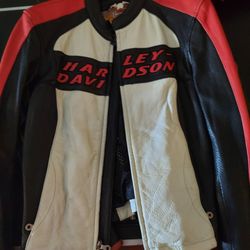 Ladies/Women's  Harley Davidson Leather Jacket