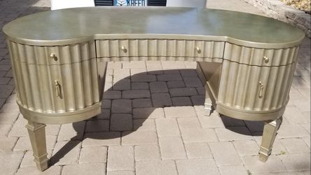 Hooker furniture kaylin grace writing desk