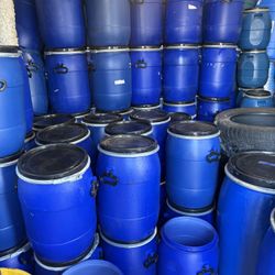 20 Gallon Plastic Barrels 