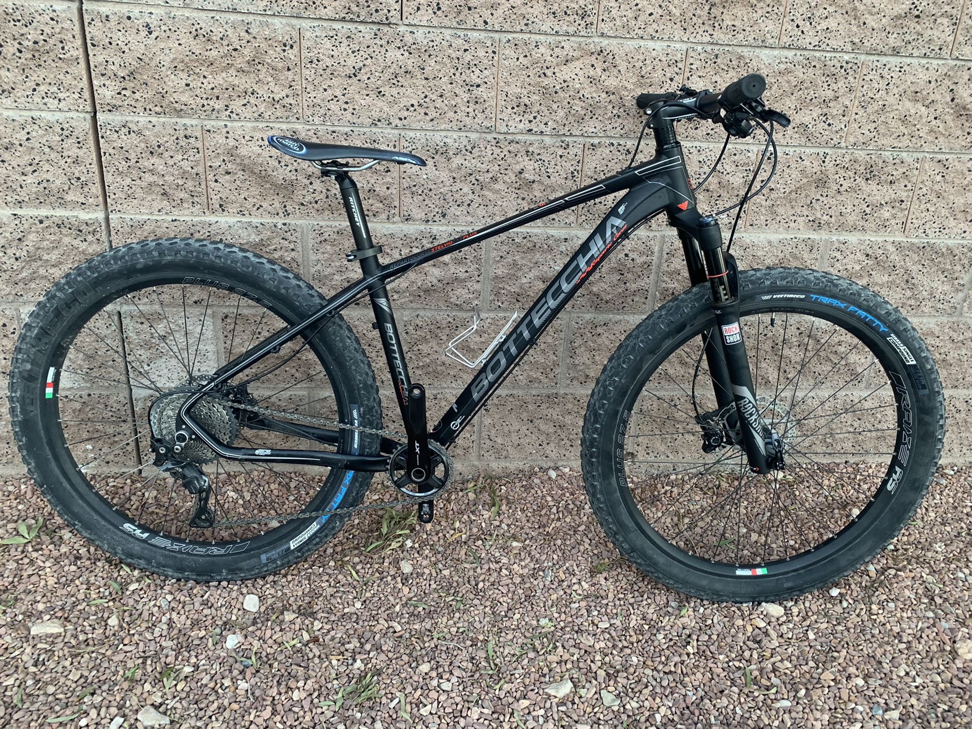 2018 Bottecchia Stelvio 27.5 plus size small Mild scratches from use Equipped w/ Shimano XT 11s Fork RS Reba RL 27,5 PLUS 100 PL axle15 Shimano XT