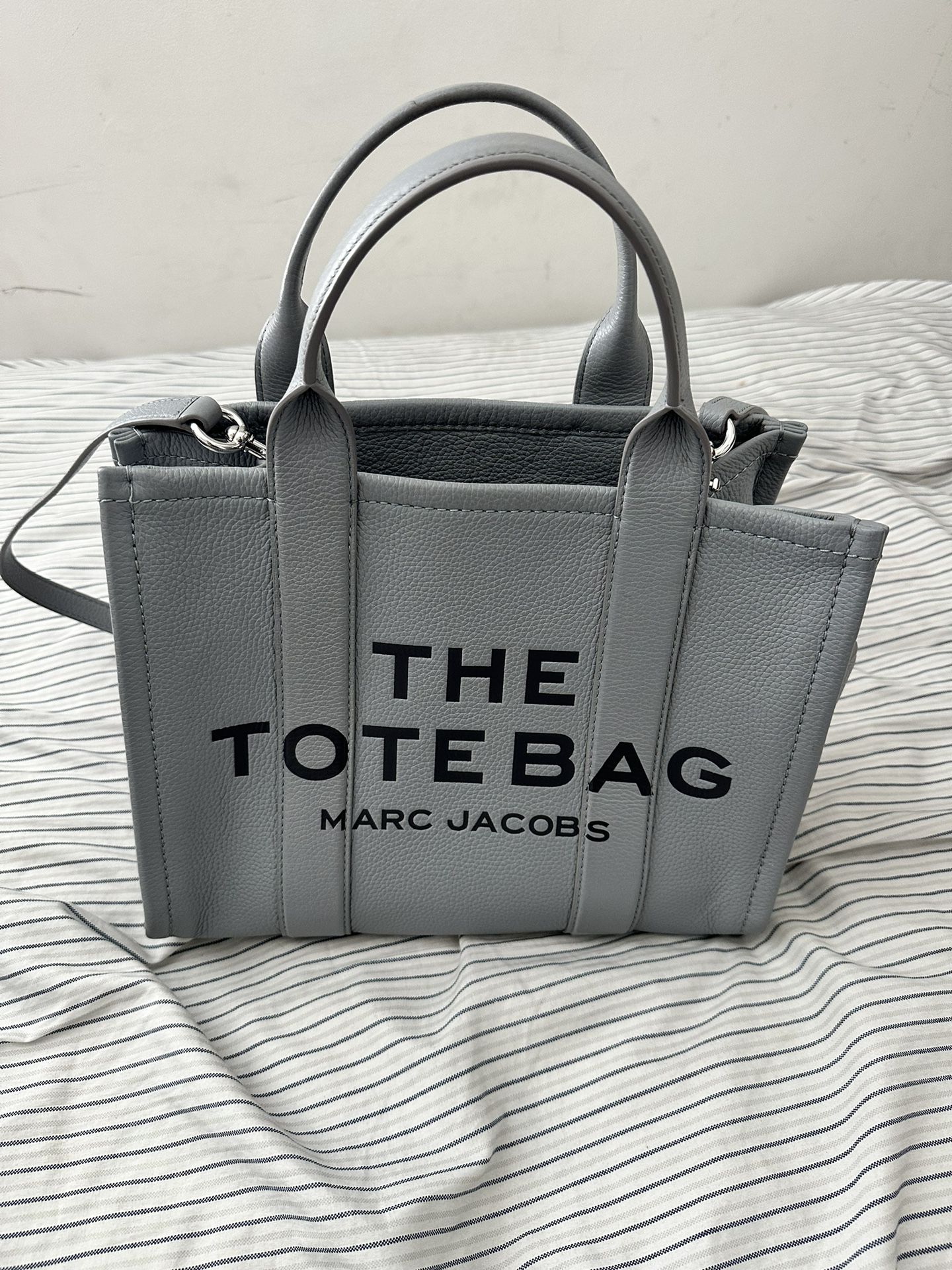 Marc Jacobs The Leather Medium Wolf Grey Tote Bag