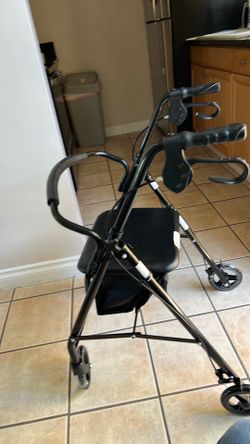 Walker w/seat
