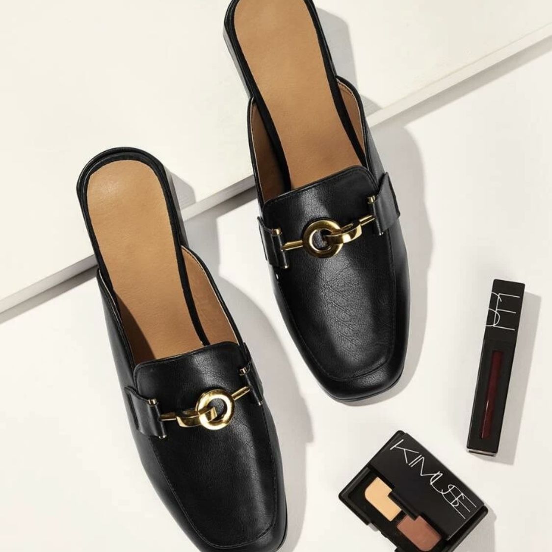 SQUARE FLAT MULES (7.5)