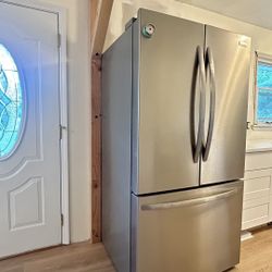 Brand New Frigidaire 36 in 29 cu. ft. Standard Depth French Door Refrigerator in  Stainless Steel with Internal Water Dispenser