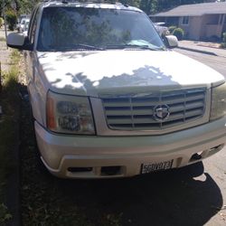 2004 Cadillac Escalade