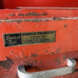 VINTAGE SNAP ON TOOL BOX 