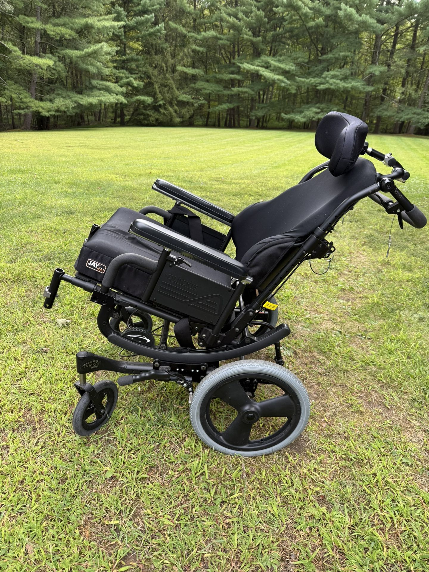 QUICKIE IRIS WHEEL CHAIR
