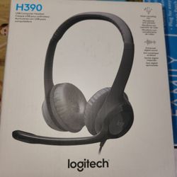 Logitech H390 Black USB Wired Noise-Canceling Headset Brand new never used