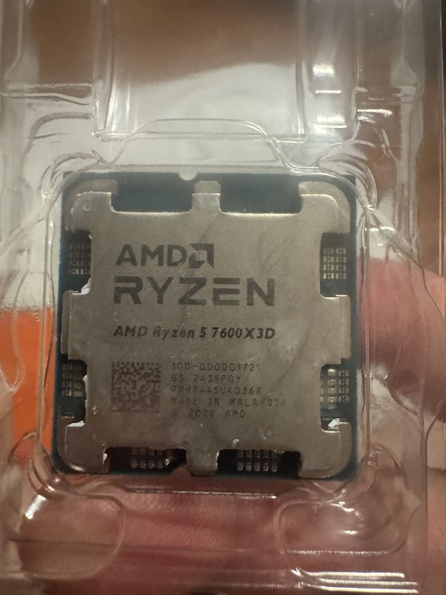 AMD Ryzen 5 7600X3D And RX7600 8GB