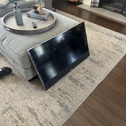 40 Inch Samsung Smart Tv With Wall Mount 