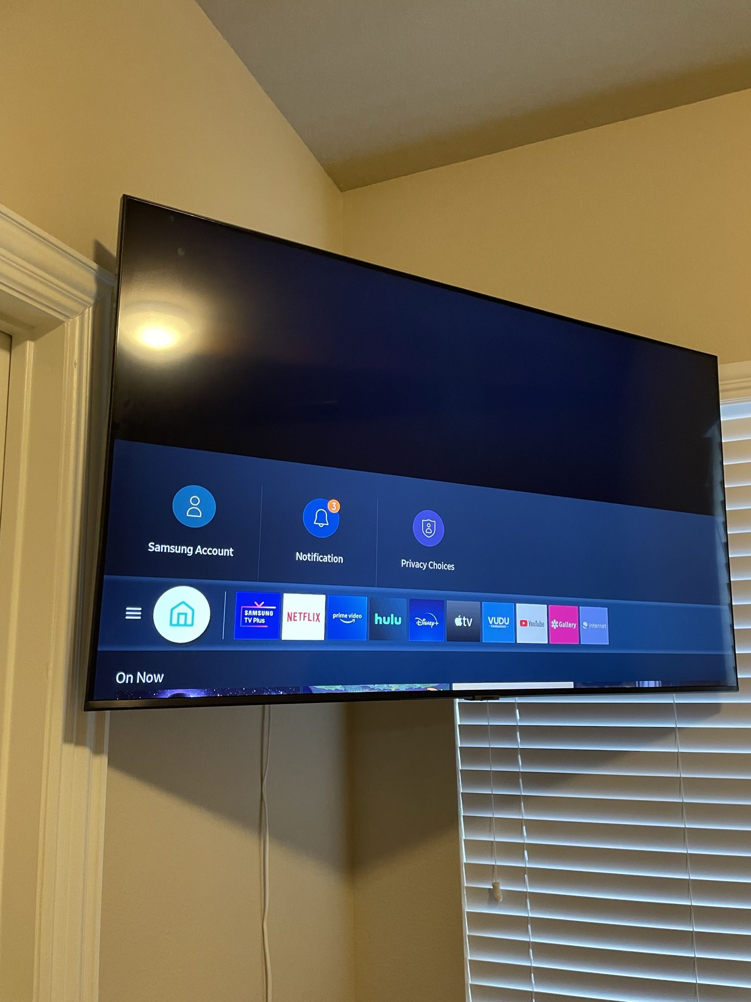 55in Samsung TV With Apple TV