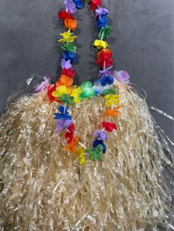 Girl’s Hawaiian Hula Skirt and Lei Set