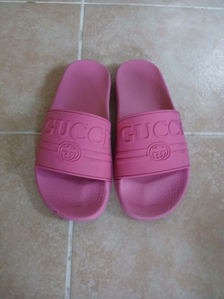 Gucci Slides Size 7.5 W