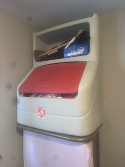 Toy bin