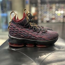 Nike LeBron 15 Size 7y