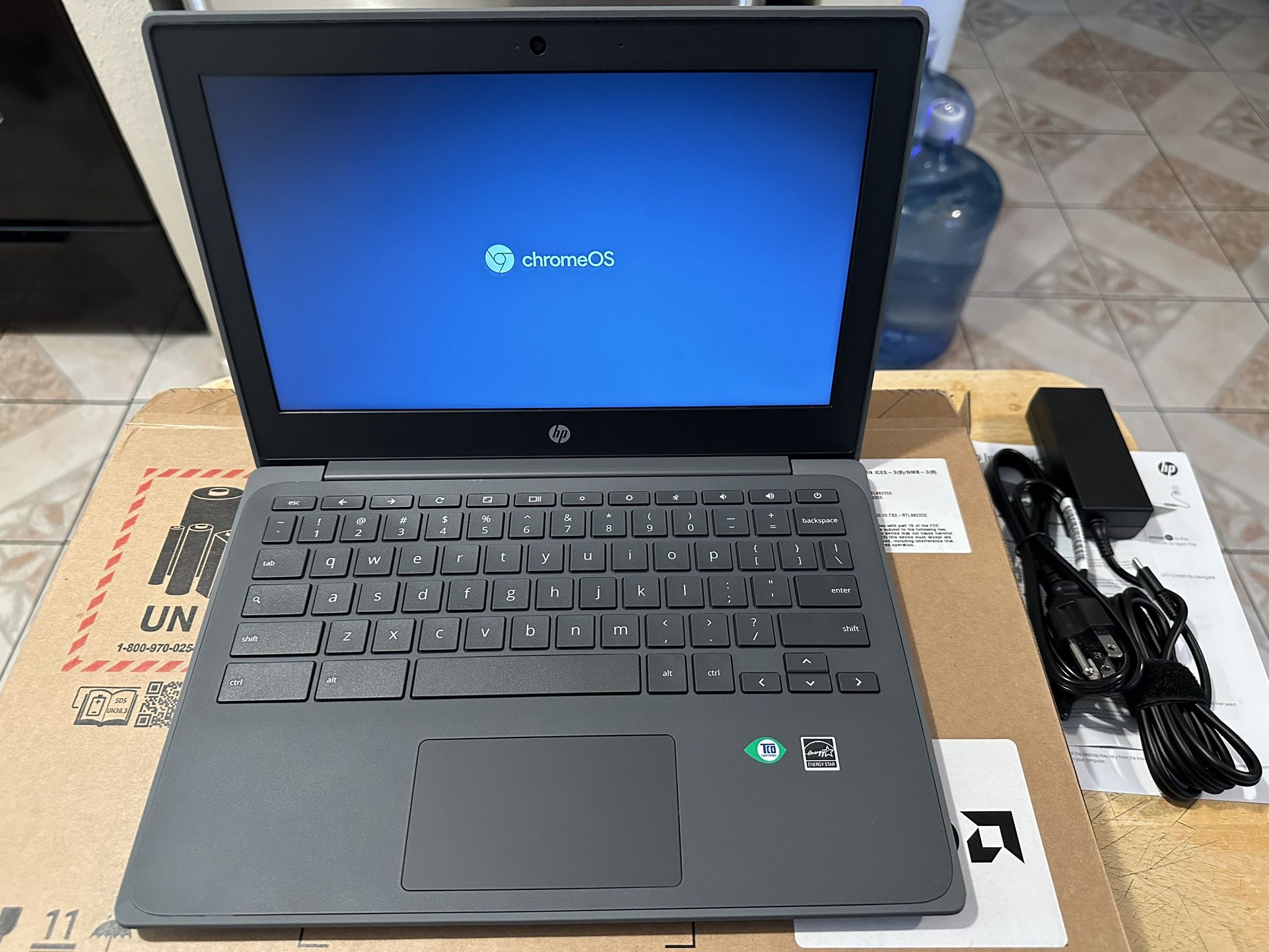 WORKING LAPTOP