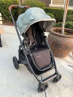 UPPABABY CRUZ V2 baby stroller