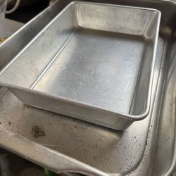 multiple sized baking tins