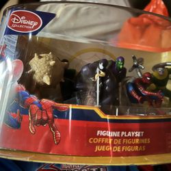 Collectible Superhero Set