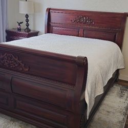 Queen Suze Bed Set