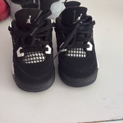 Jordan 4s Black Thunder 6c