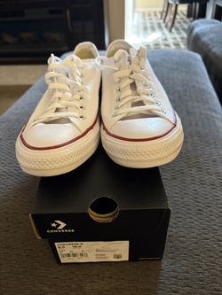 New Mens Size 8.5 Converse shoes M7652