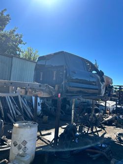 2020 Parts Only  Chevy Cabina de 4 Puertas $2000