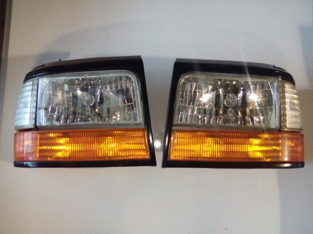 Ford F-350 Headlights
