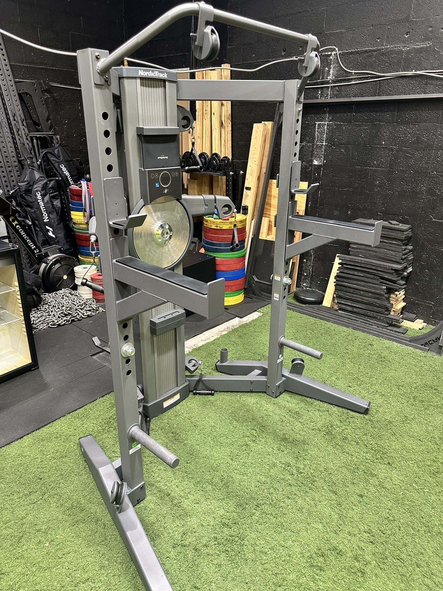 NORDIC TRACK SQUAT RACK PULLEY MACHINE for Sale in Fort Lauderdale, FL ...