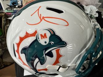 Tyreek Hill Signed Helmet
