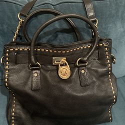 Beautiful authentic Michael Kors black leather Handbag / Satchel