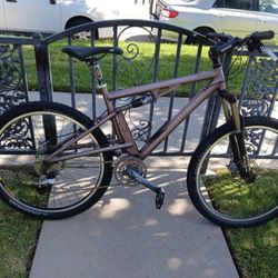 Santa cruz superlight mountain bike