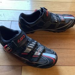 Louis Garneau Womens Cycling Shoes size 42 (8.5 US)