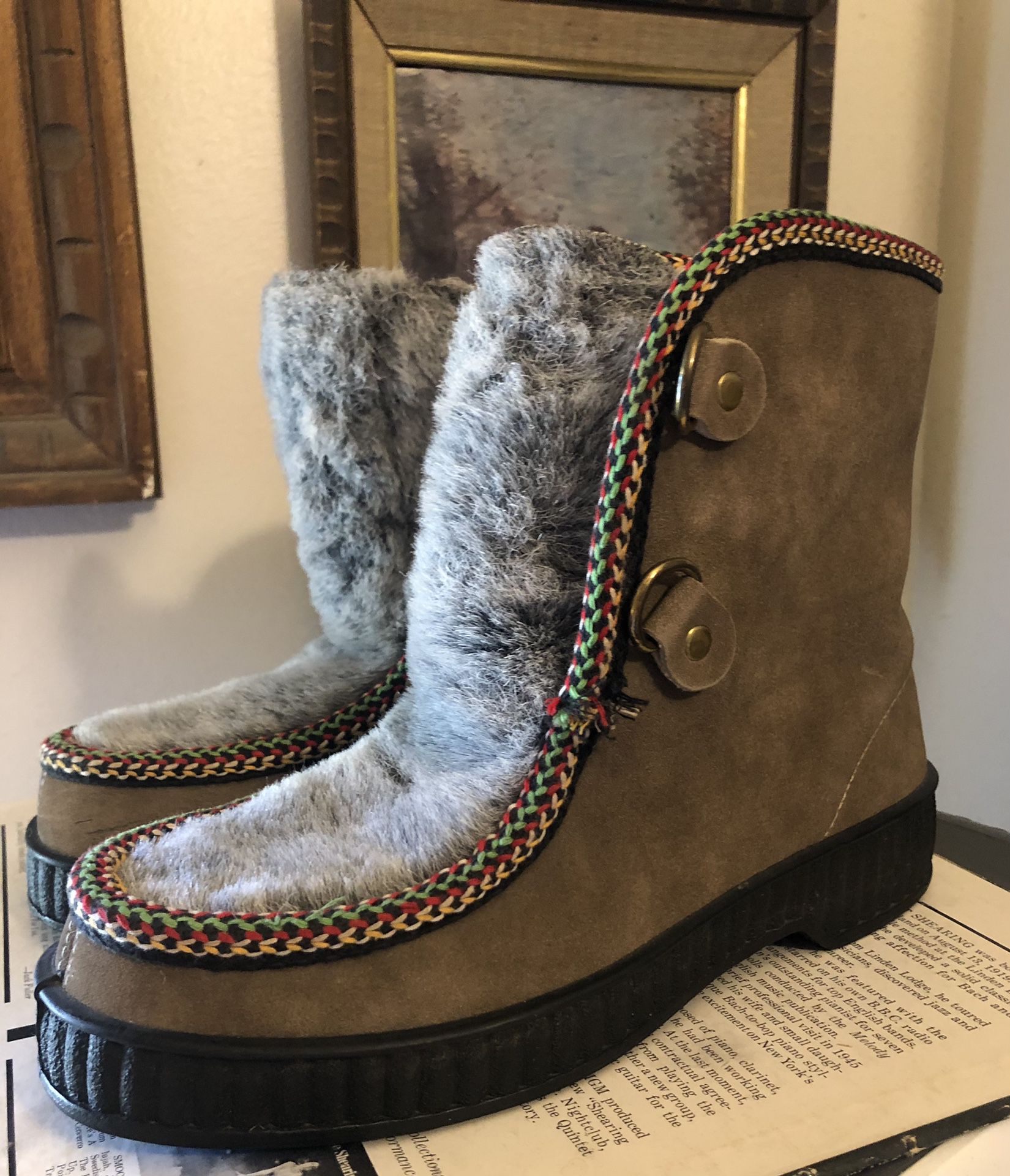 Vintage Faux Fur Brown Grey Boho Wedge Snow Boots Size 8 Women’s