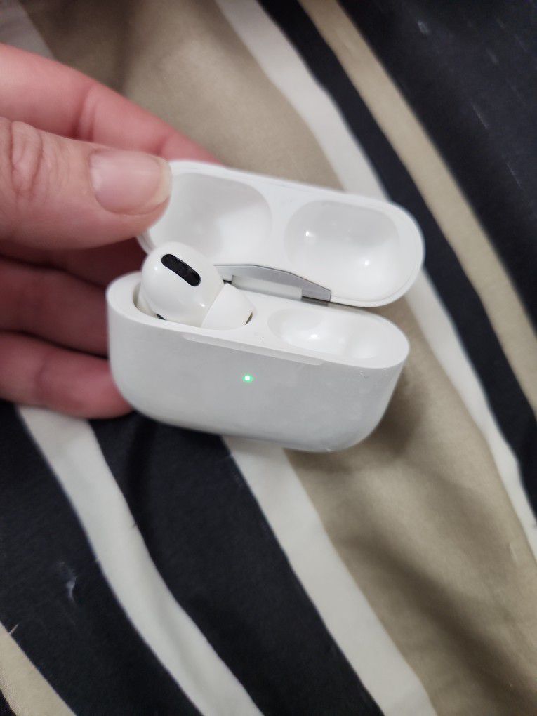 Airpod Pros Used Missing One 