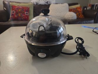 Pre-owned dash egg cooker excellent condition
