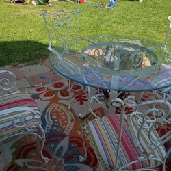Iron Patio Dining  Table Set /Glass Top 4 Chairs