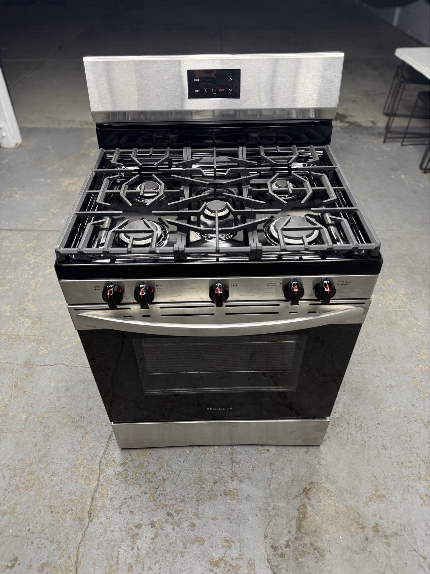 Frigidaire gas stove • free local delivery