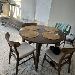 Dining room Table And Chairs