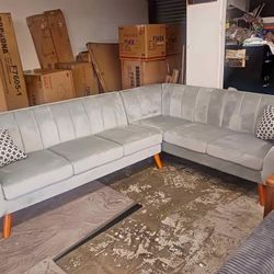 2 Peaces Sectional Sofa Set With 2 Accent Pillows 